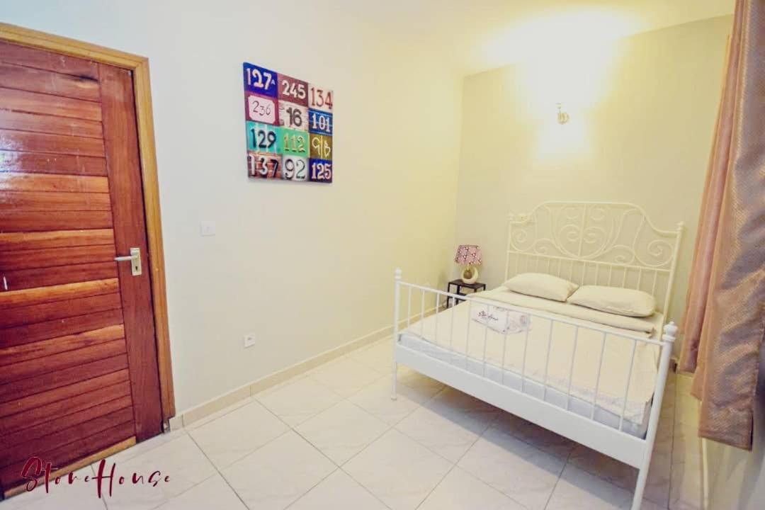 Stone House - Makepe, Douala Aparthotel Екстериор снимка